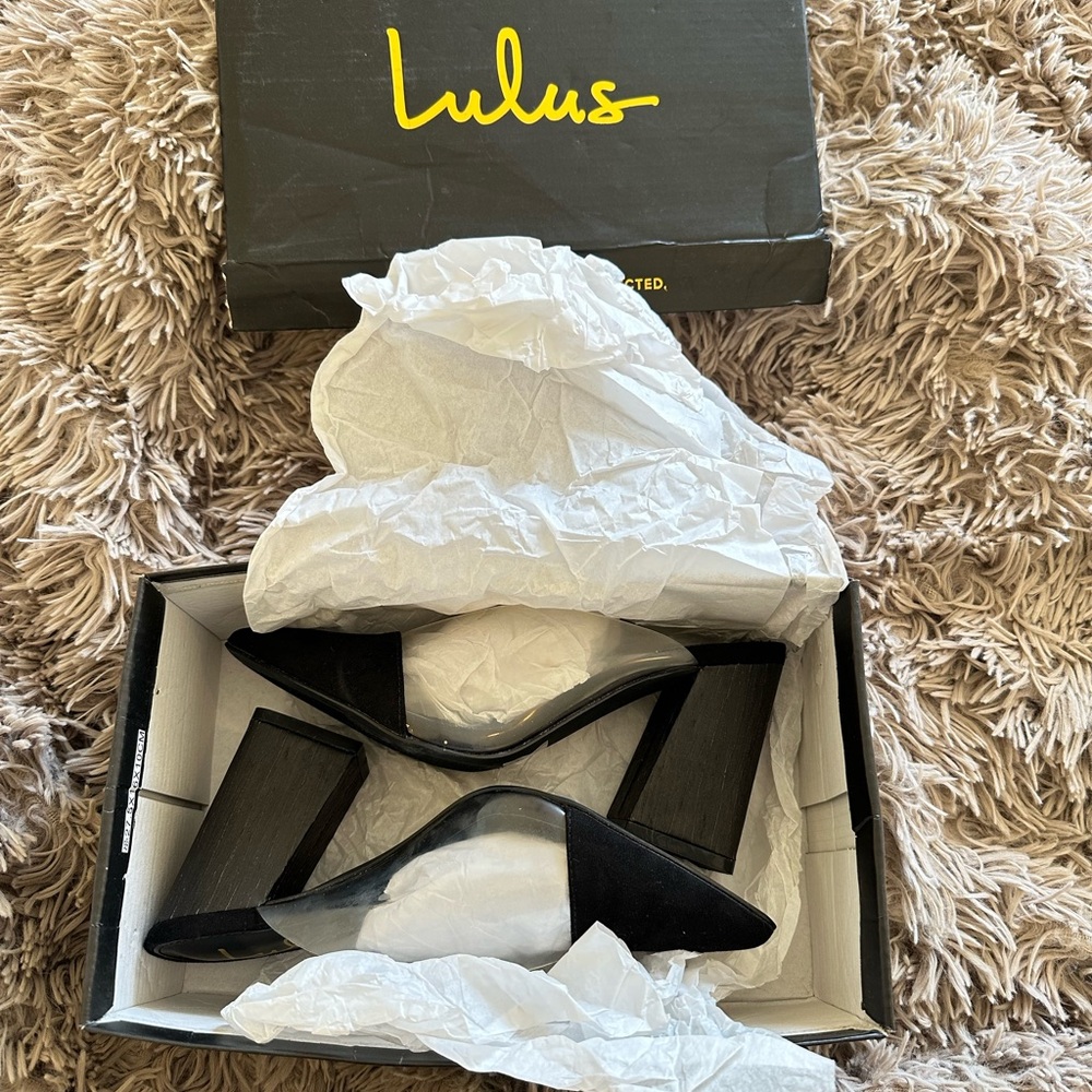 Lulu's Shilo Black and Clear Pointed Heels - Picture 5 of 6